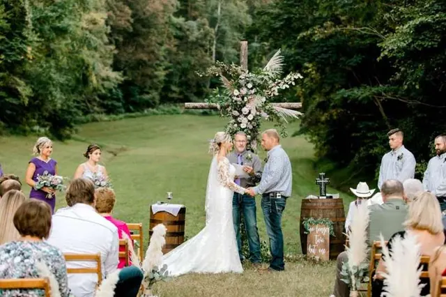 Baylee & Austin in the wooded cove